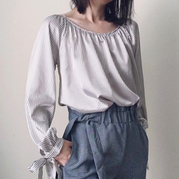 Ivory satin stripe off-shoulder top    - Picture 2 of 8